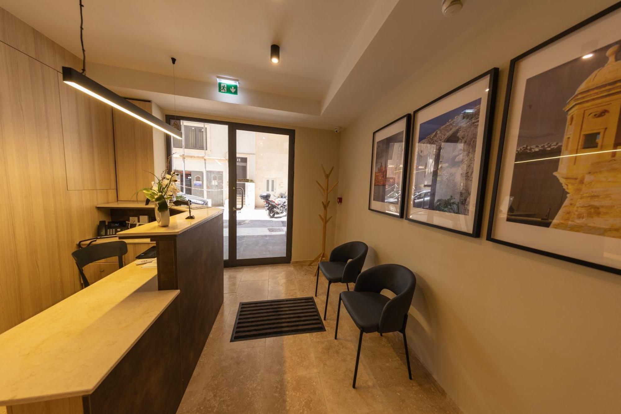 East Sliema Suites ภายนอก รูปภาพ